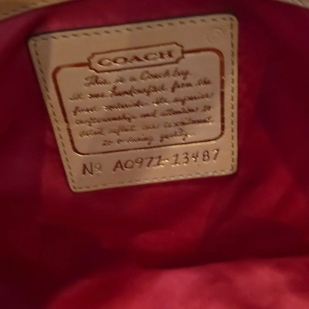 Coach HAMPTONS 10TH ANNIVERSARY ARCHIVE EDITION VACHETTA AND CANVAS 2 PC SET - Picture 13 of 14